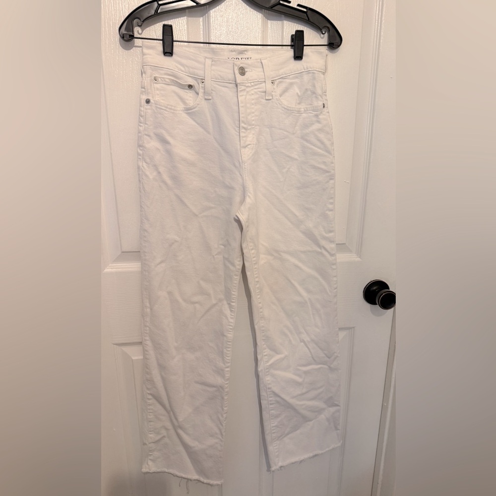 White High-Waist Straight Leg Jeans